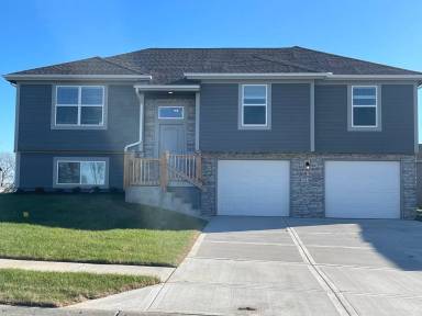 Main picture of 701 Summer Dawn Cir