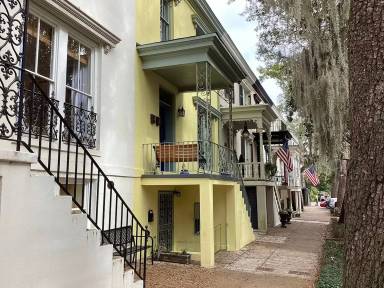 Main picture of 114 E Jones St