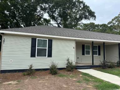 Main picture of 301 Doyle St