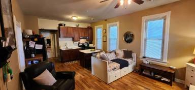 Main picture of 2013-15A N Newhall St