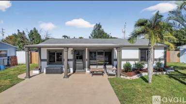 Main picture of 4451 SW 23rd St