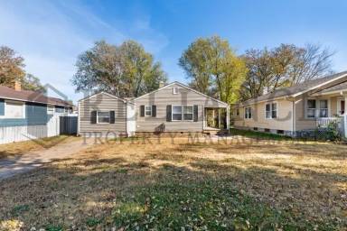 Main picture of 2128 S Waco Ave