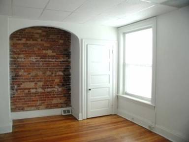 Main picture of 821 Collins Ave
