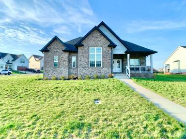 Main picture of 585 Dexter Dr
