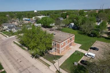 Main picture of 207 E 4th St