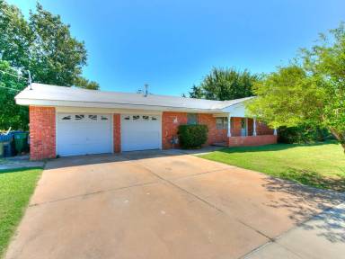Main picture of 5600 S Kentucky Ave