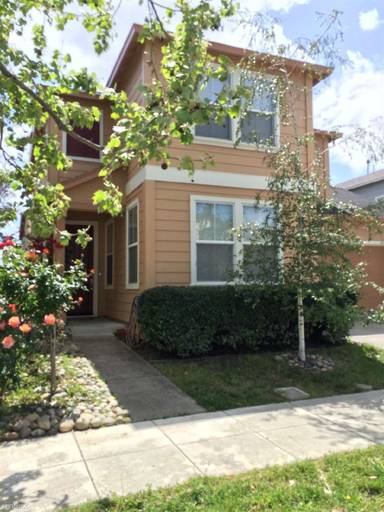 Main picture of 940 Oakes St