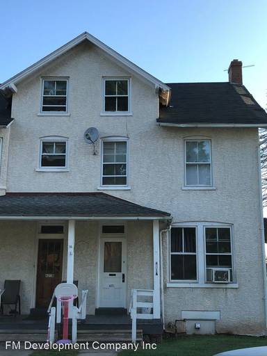 Main picture of 409 W 2nd St
