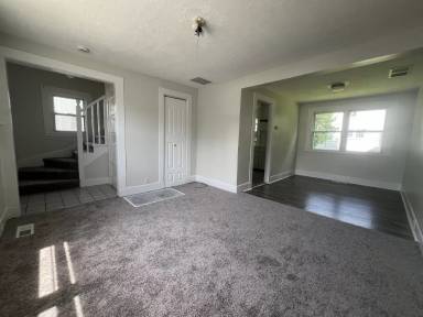 Main picture of 2 Highland Ave