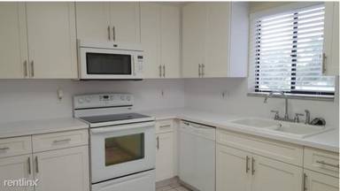 Main picture of 16254 Laurel Dr