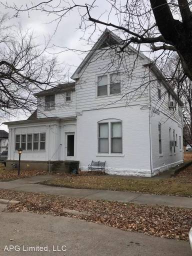 Main picture of 227 N Middle St