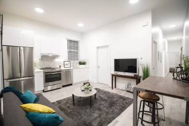 Main picture of 759 6th Ave