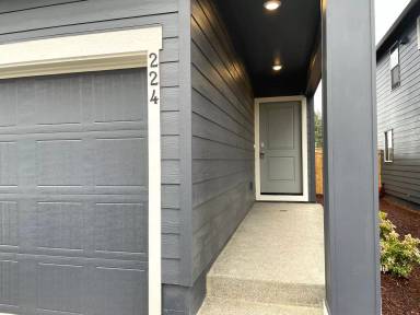 Main picture of 224 N 28th Pl