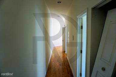 Main picture of 2450 N Southport Ave