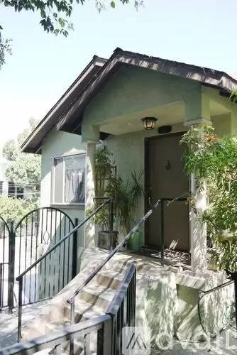 Main picture of 1514 Micheltorena St