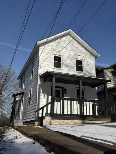 Main picture of 1015 Eastman St