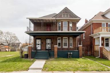 Main picture of 116 E Buena Vista St