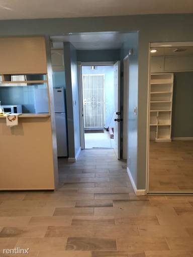 Main picture of 16041 Devonshire St