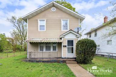 Main picture of 627 E Dayton St