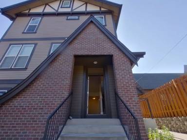 Main picture of 335 NW 25th St