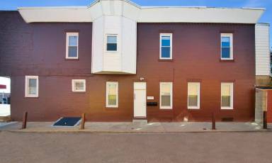 Main picture of 5731 Woodland Ave