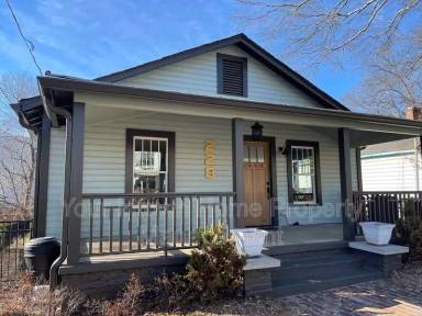Main picture of 228 Mayson Ave NE