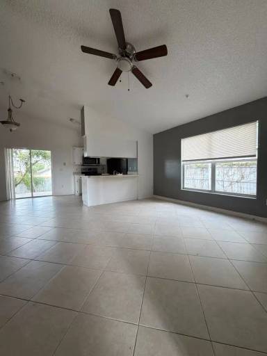 Main picture of 13855 Glasser Ave