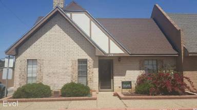 Main picture of 728 Melton Aly