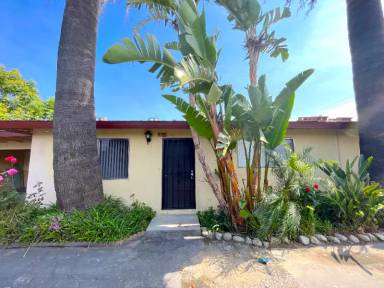 Main picture of 839 S Oaks Ave