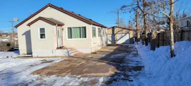 Main picture of 360 S Elm St