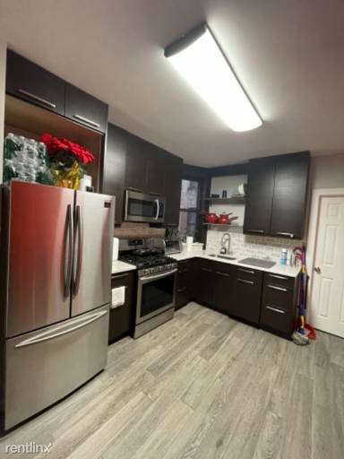 Main picture of 692 Riverdale Ave