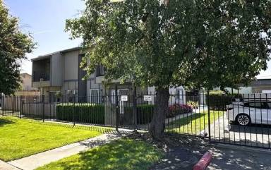 Main picture of 610 E Pine St