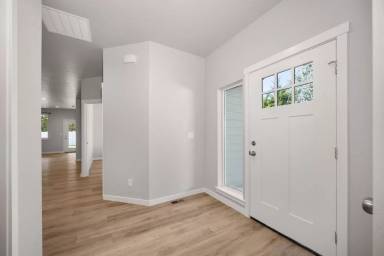 Main picture of 5118 N Stout Ct