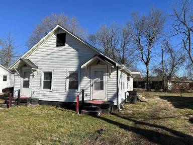 Main picture of 611 Carver Ave