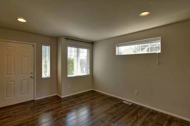 Main picture of 6109 55th Ave NE