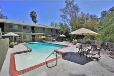 Main picture of 7516 Parkway Dr