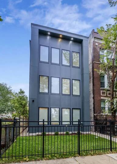 Main picture of 6031 S Vernon Ave