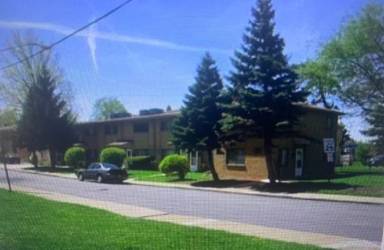 Main picture of 24390 Lake Shore Blvd