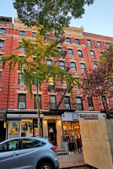 Main picture of 328 East 78th St