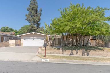 Main picture of 7325 Layton St