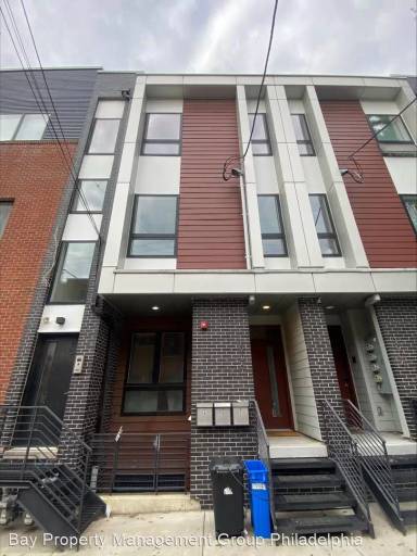 Main picture of 1906 E Hagert St