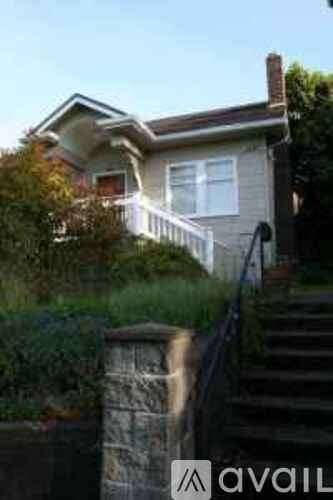 Main picture of 331 NE 53rd St