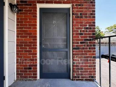 Main picture of 732 Scotland St