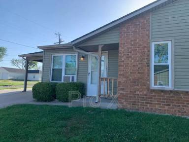 Main picture of 3121 E 12th St