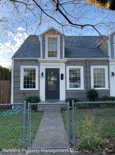 Main picture of 4301 N Commercial Ave