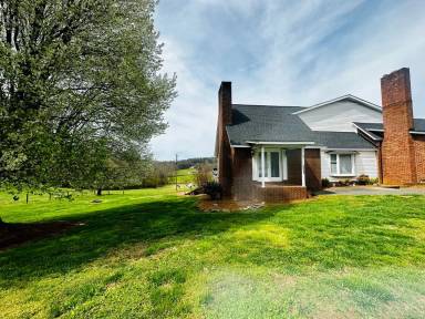 Main picture of 1229 Dragway Rd