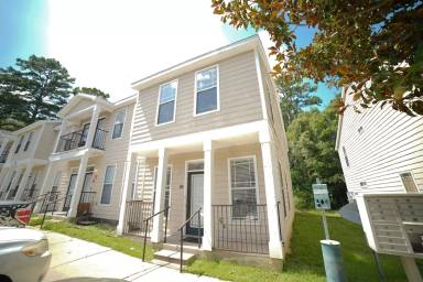 Main picture of 2400 Fred Smith Rd