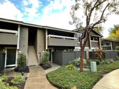 Main picture of 18 Streamwood