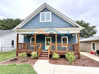 Main picture of 1012 Halsey Ave NE