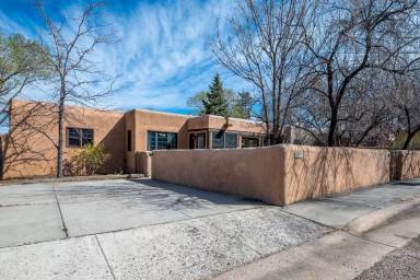 Main picture of 635 Calle Grillo